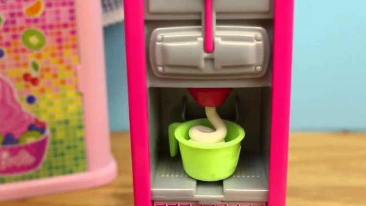 NEW Barbie Frozen Yogurt Restaurant with Disney Princess Elsa & Frozen Kid Eating Play Doh Ice Cream