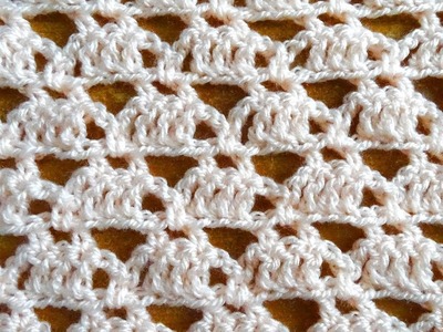 Triangle Crochet Stitch - Right handed Crochet tutorial