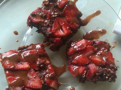 4 Ingridient Strawberry Brownies (Vegan, Gluten Free, Low Fat)