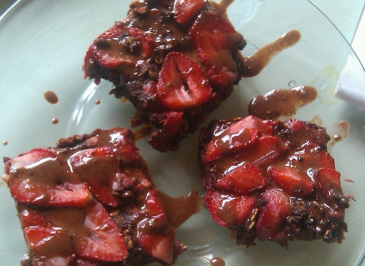 4 Ingridient Strawberry Brownies (Vegan, Gluten Free, Low Fat)