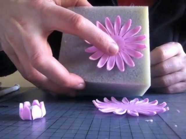 How to make a Gerbera flower from fondant