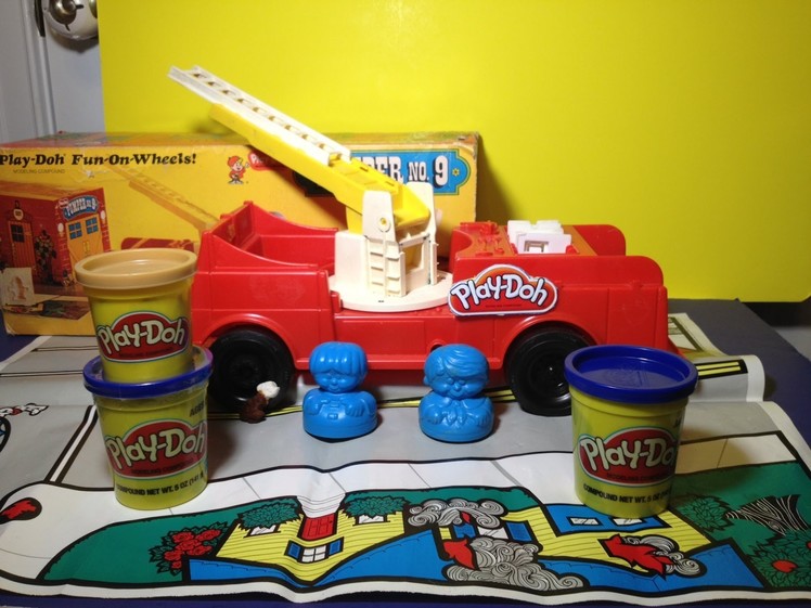 PLAY-DOH Pumper Number 9 Fire Engine Playset Play-Doh Playset Toy