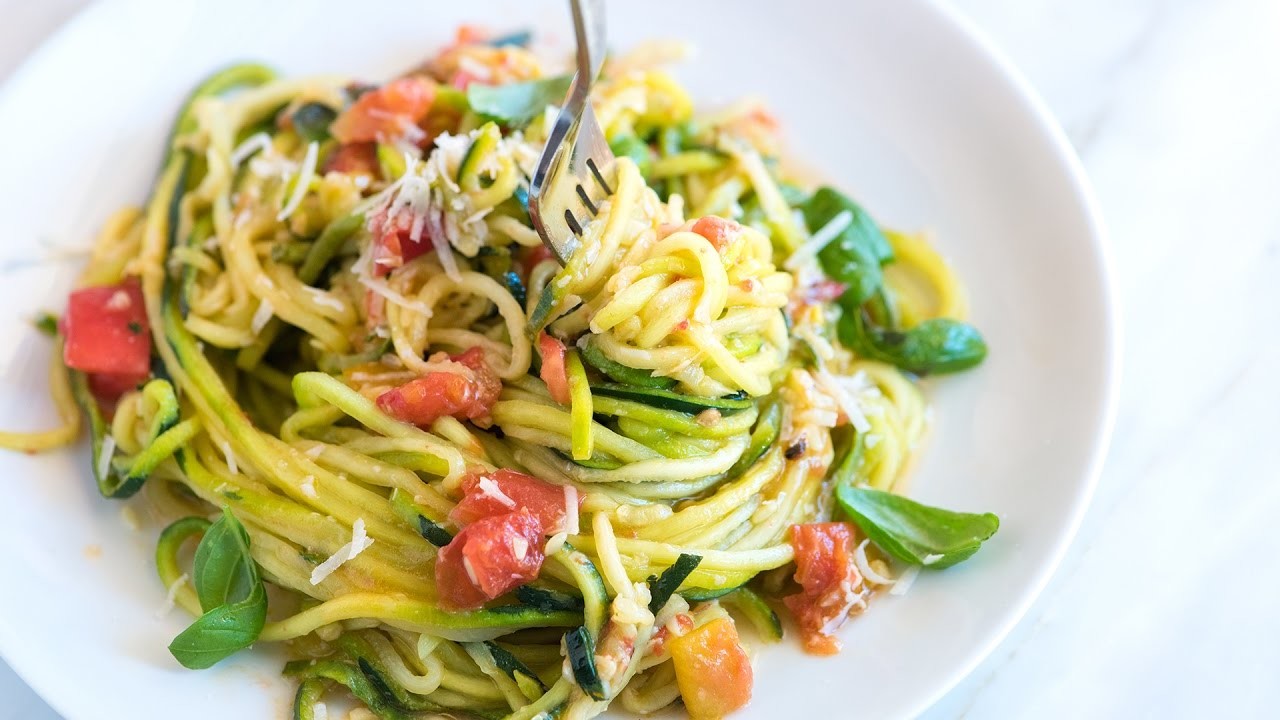 Guilt-Free Garlic Parmesan Zucchini Noodles Pasta Recipe - How to Make ...