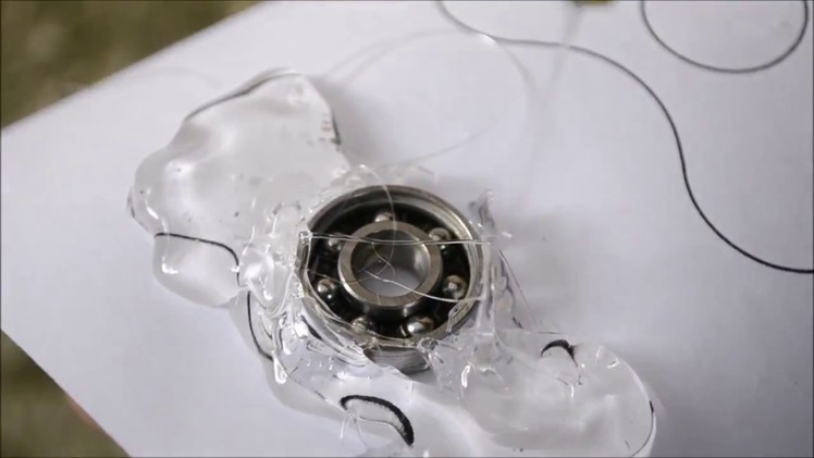 HOW TO MAKE A FIDGET SPINNER USING A GLUE GUN!