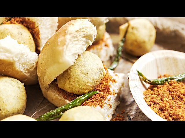 How To Make Vada Pav | Vada Pav Recipe | Street Food Recipes | Mumbai Vada Pav | Chef Varun Inamdar