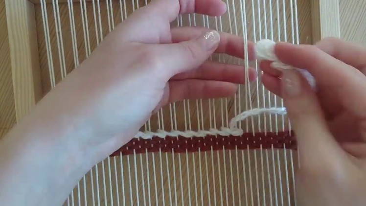 Loom weaving tutorial for beginners: The soumak technique