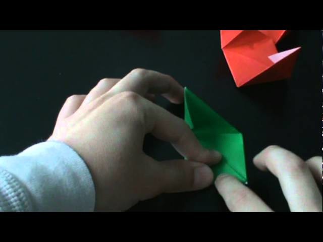 How to make an origami transforming rose cube.MPG