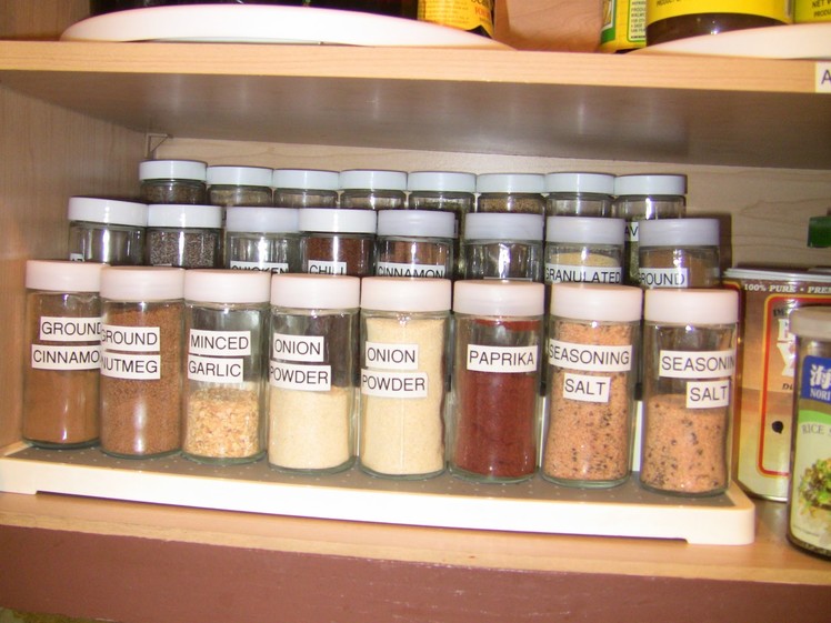 How I Organized the Spice Cabinet to Make It Easier to Cook