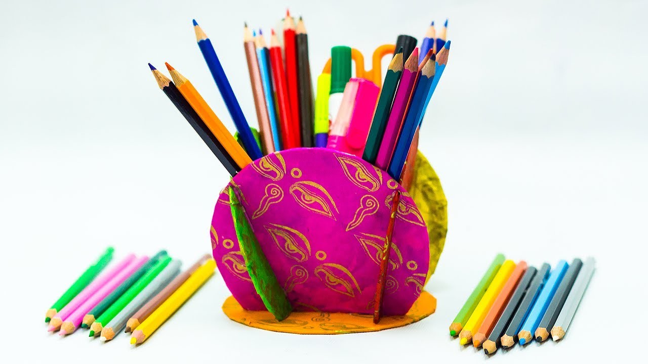 waste-material-craft-ideas-pencil-holder-from-old-cds