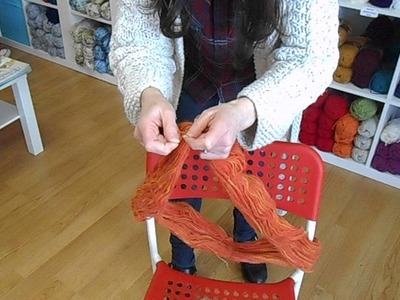 How to unwind hank or skein of yarn