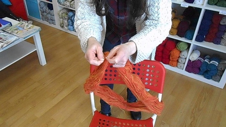 How to unwind hank or skein of yarn