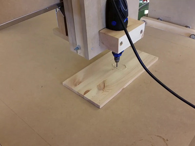 DIY CNC-Router: First test with Dremel router