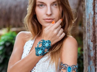 Julia Znaida - handmade macrame jewelry