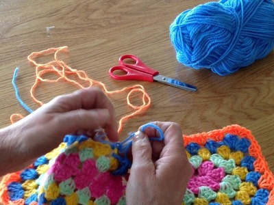 Repair a granny stitch yarn