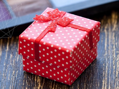 HOW TO MAKE A GIFT BOX