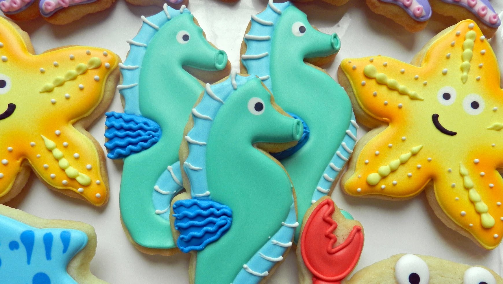 How to Decorate a Seahorse Cookie