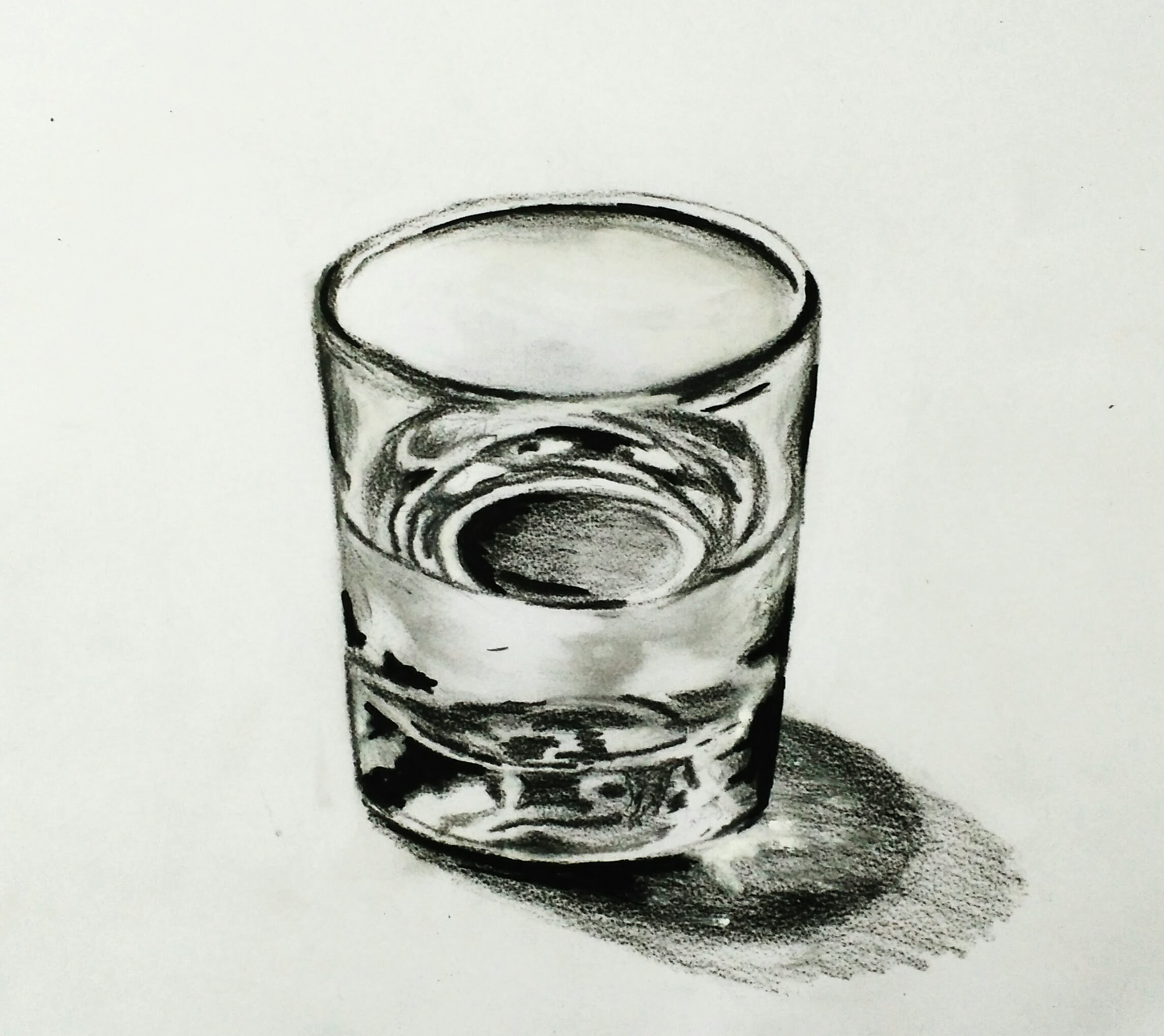 Стакан воды карандашом. Стакан рисунок. Стакан с карандашами. Стеклянный стакан карандашом. Набросок стакана.