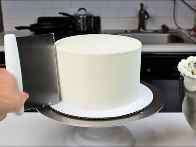 How to Smooth Frosting on a Cake I CHELSWEETS