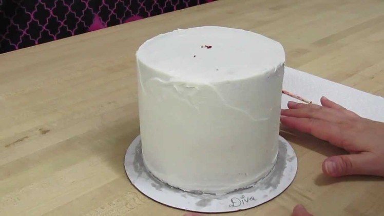How To Prevent Air Bubbles and Bulges In Your Cakes!