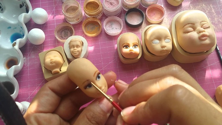 How to paint eyes on a gumpaste face