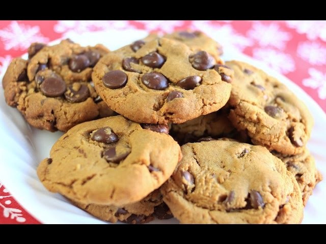 How To Make Gingerbread Chocolate Chip Cookies | SimplyBakings
