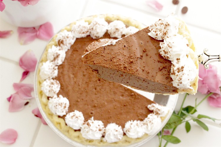 Chocolate Pie with ONLY 3 ingredients! Vegan!