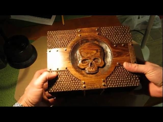 Skull Knife Box - Carved wooden box