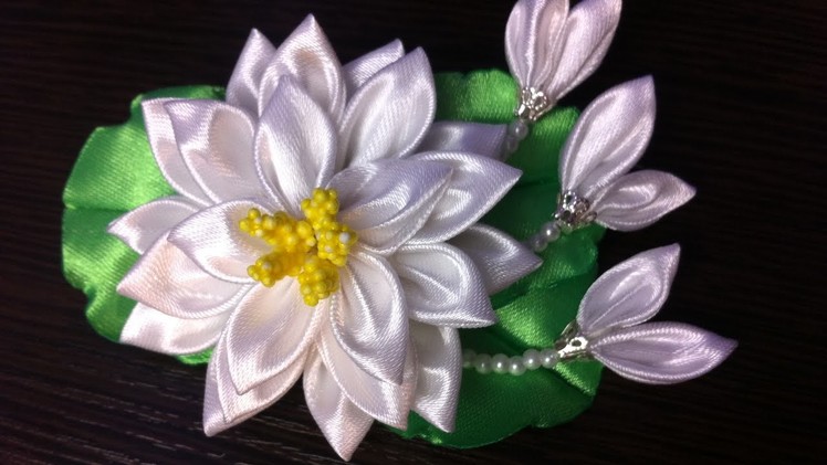 The decoration on the hairpin kanzashi. Water Lily