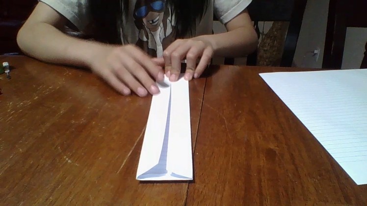How to make a paper bracelet