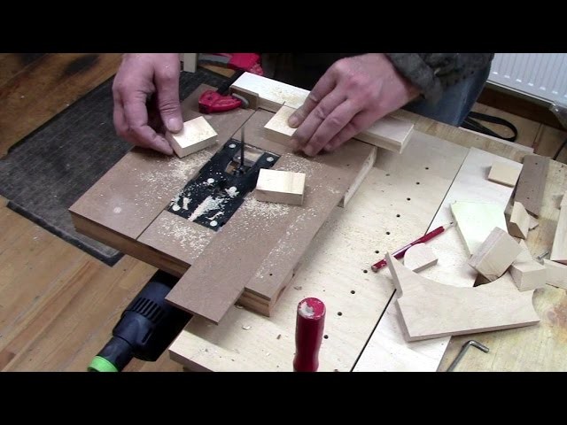 Jigsaw becomes a table saw