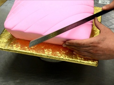 Making a Pillow Shaped Cake with a Crown on top
