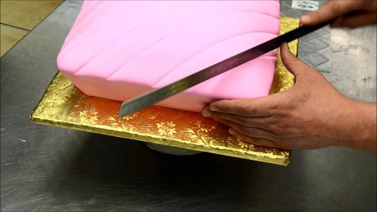 Making a Pillow Shaped Cake with a Crown on top