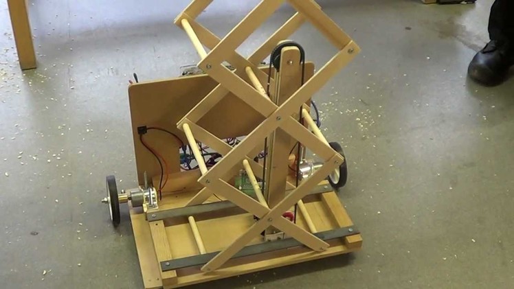 Student Robotics - ThunderBots - Scissor Lift prototype with pulley system V01