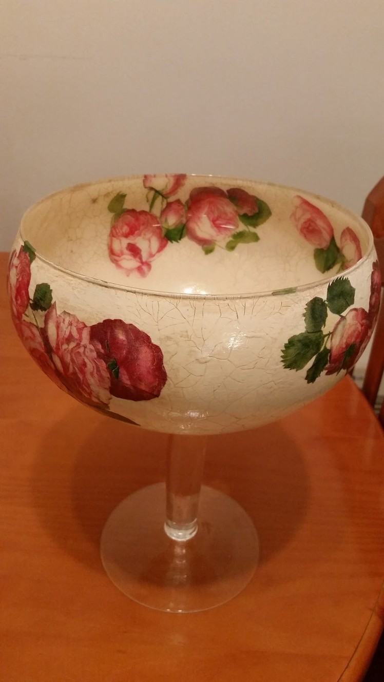 Decoupage technique with a double crackle on a glass cup 2.3