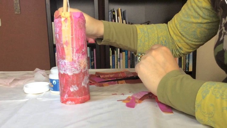 How to decoupage a Valentine's Day candle
