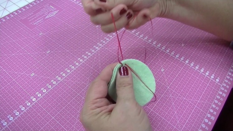 How to embroider: the blanket stitch