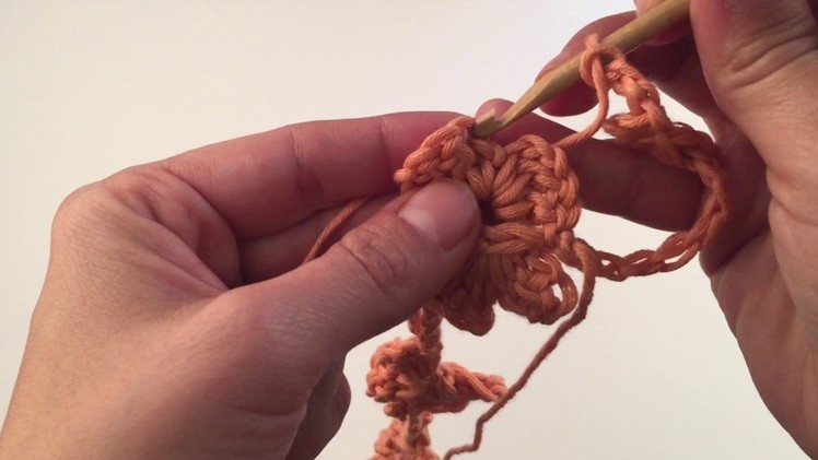 How to make flower stitch in crochet - Row 3 | WE ARE KNITTERS