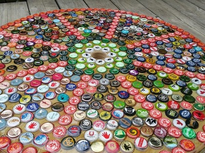 HOW TO MAKE A BOTTLE CAP TABLE (DIY)