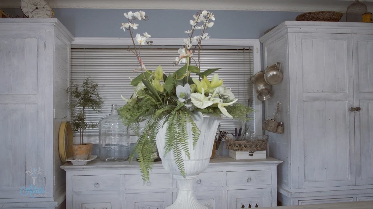 How to make a Pot-et-Fleur Floral Design: Fresh Flowers with Artificial Foliage