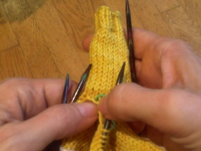 Knitting Fingers on Gloves Pt 1--Tip of the Week--07.07.17
