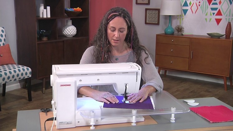 How to use a walking foot to create spirals on Fresh Quilting with Christina Cameli (203-2)