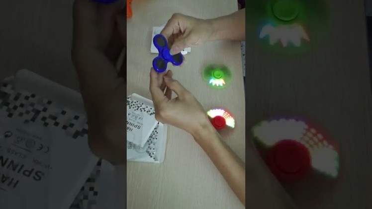 LED Fidget Spinner with 8 LED Beads 32 Patterns