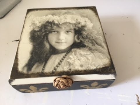 Caixa decorada vintage com decoupage. Decorated vintage box