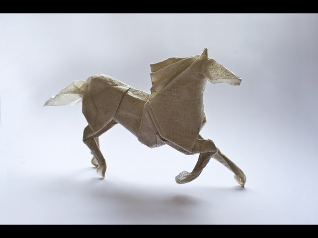 Origami horse by Roman Diaz