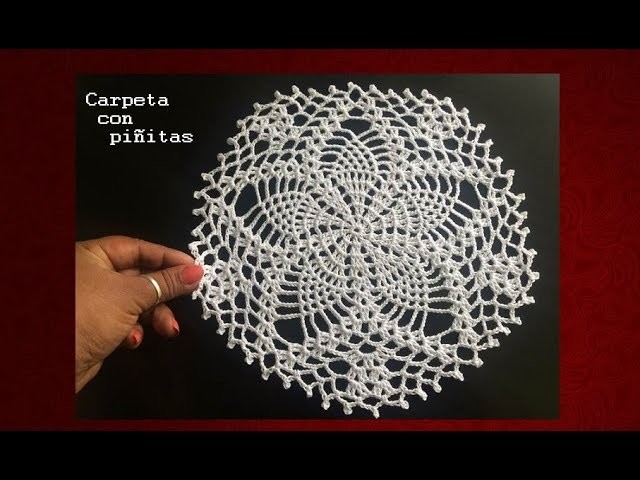 Carpeta con piñitas a crochet