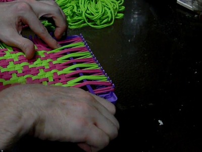 How to create a water bottle holder with a weaving loom