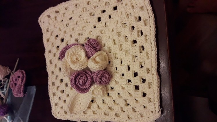 UNCINETTO CROCHET:QUADRATO GRANNY CON ROSA APPLICATA . HOW TO CROCHET ROSE. 