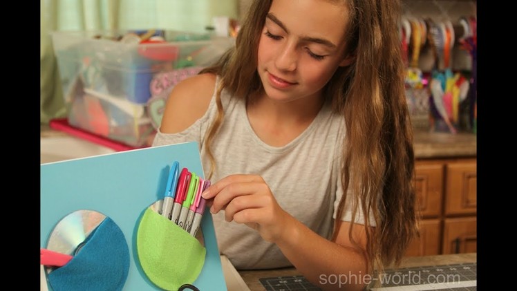 How to Make a Hanging Locker Pocket from an Old CD | Sophie's World