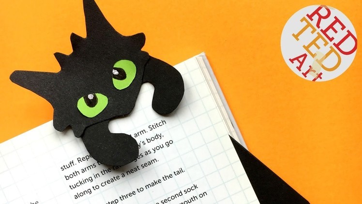 Hug a Book Toothless Bookmark DIY - How to Train a Dragon Hug a Book Bookmark