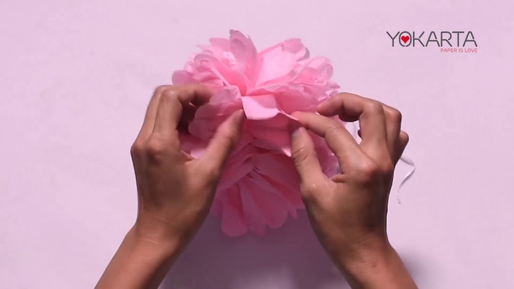 DIY Pom Pom Video Tutorial - How to make perfect tissue paper flowers in under 5 min